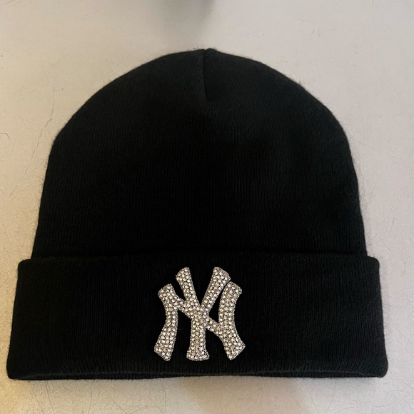 NEW “NY” Silver Rhinestone Logo Satin lined Beanie - Picture 2 of 4